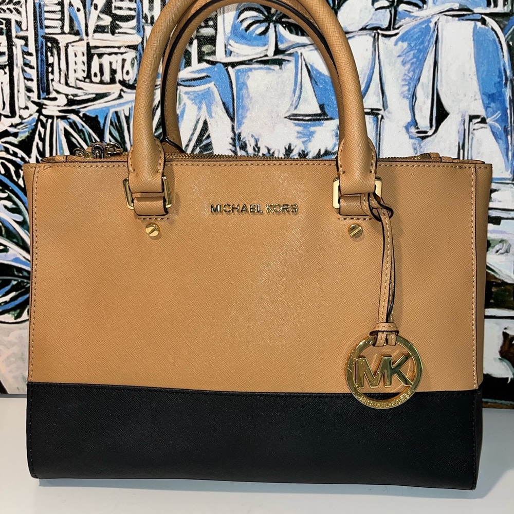 Michael Kors - Black and Tan Tote with Crossbody strap